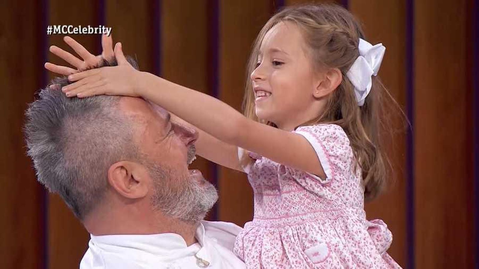 Miki Nadal con su hija en la final de 'MasterChef Celebrity'
