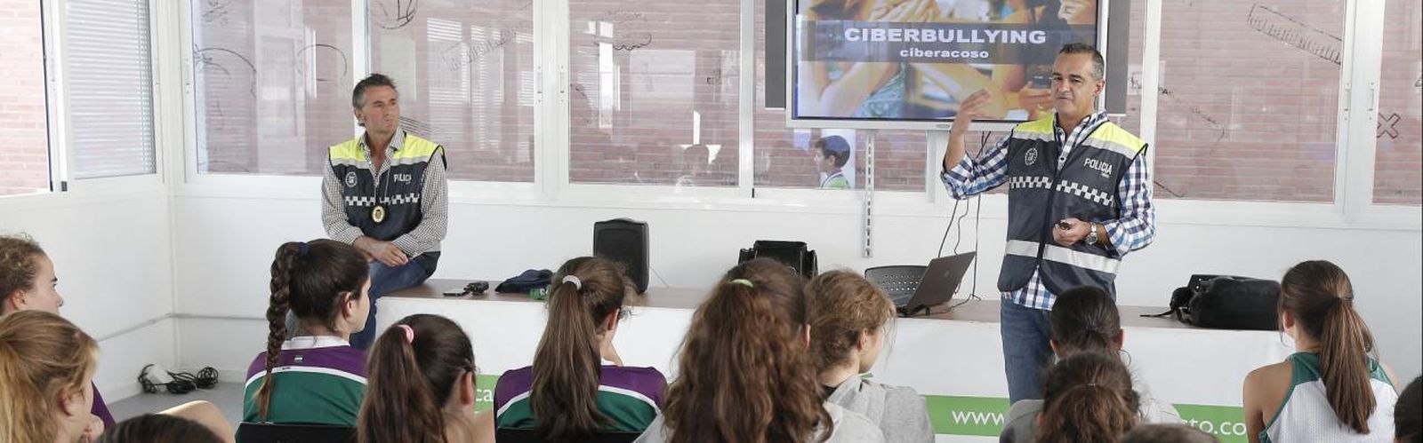 Charla a los jóvenes del Unicaja.