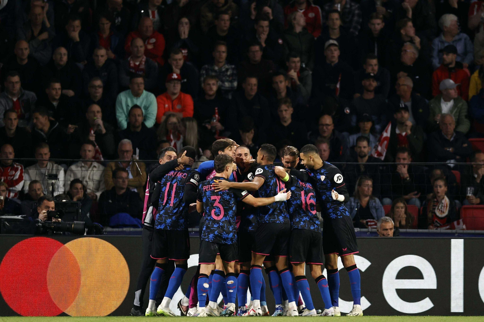 Las fotos del PSV Eindhoven - Sevilla de Champions