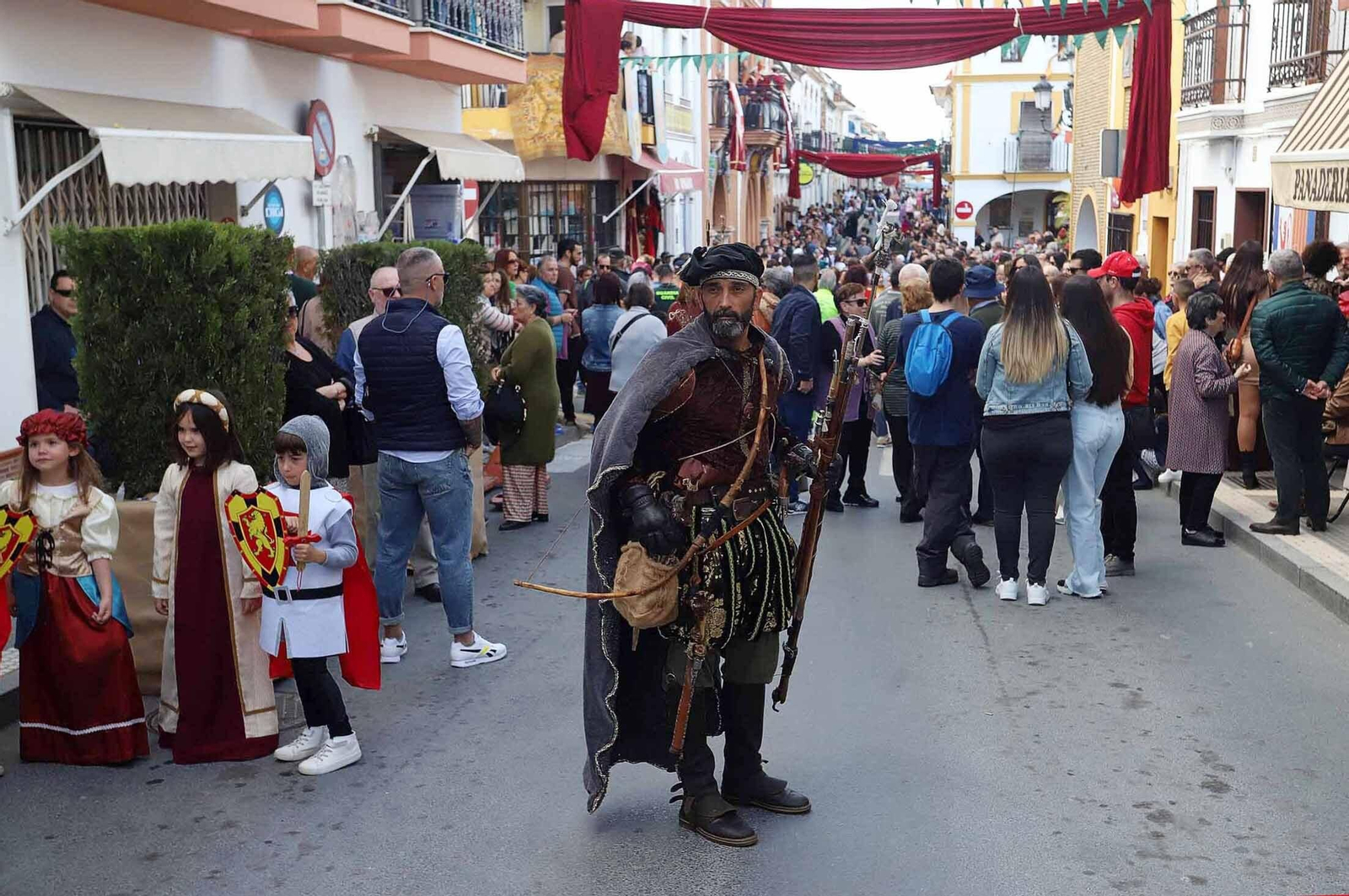 Imágenes del gran ambiente en la Feria Medieval de Palos de la Frontera, Huelva