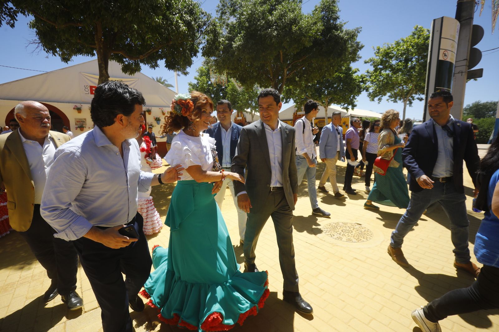La visita de Juanma Moreno a la Feria de Córdoba, en imágenes