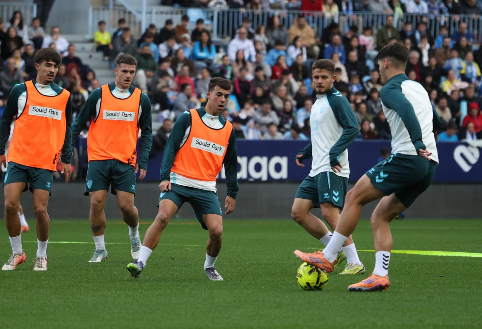 Búscate en las fotos del entrenamiento del Málaga CF en La Rosaleda