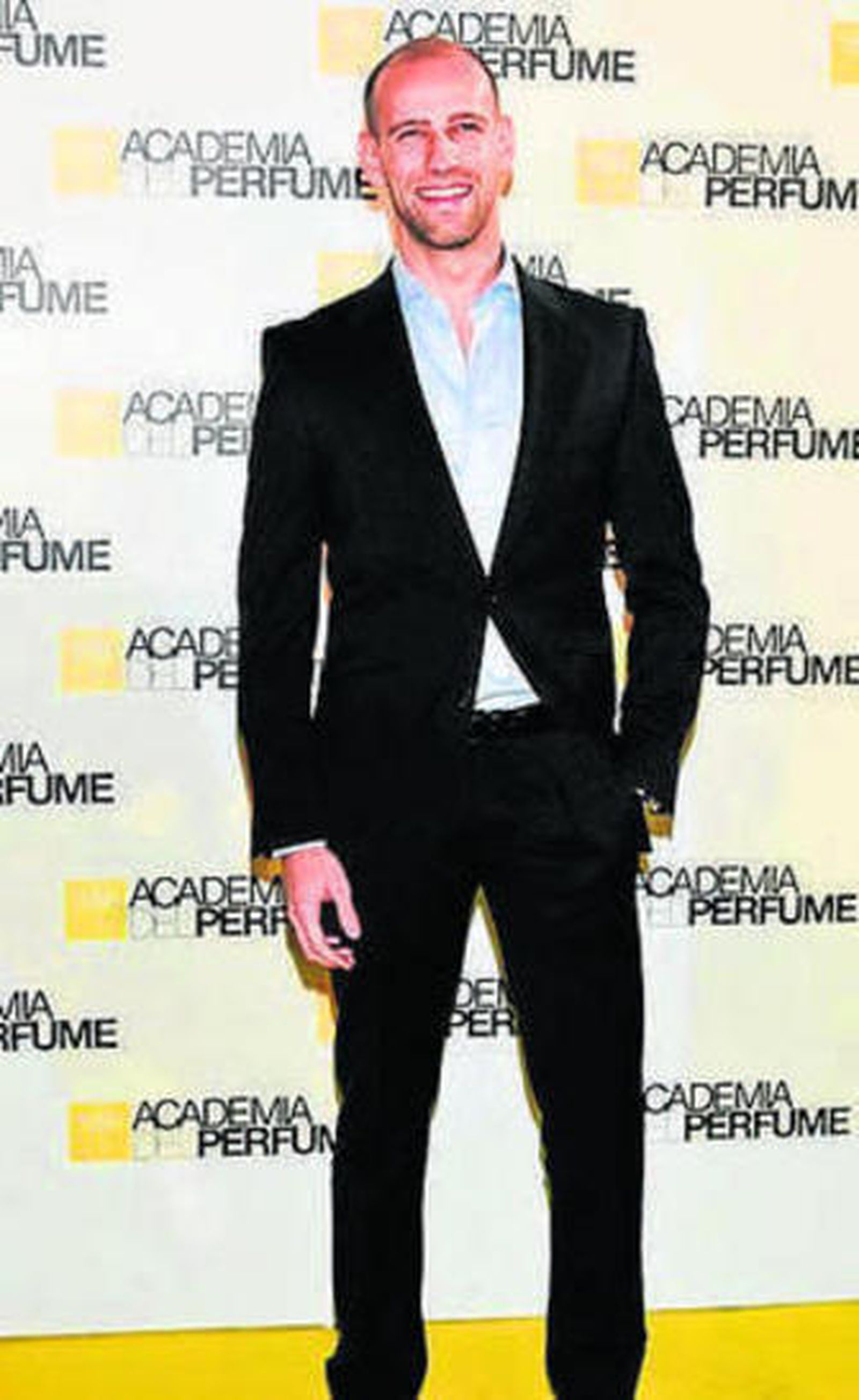 Los famosos aguzan el olfato en la gala de la Academia del Perfume