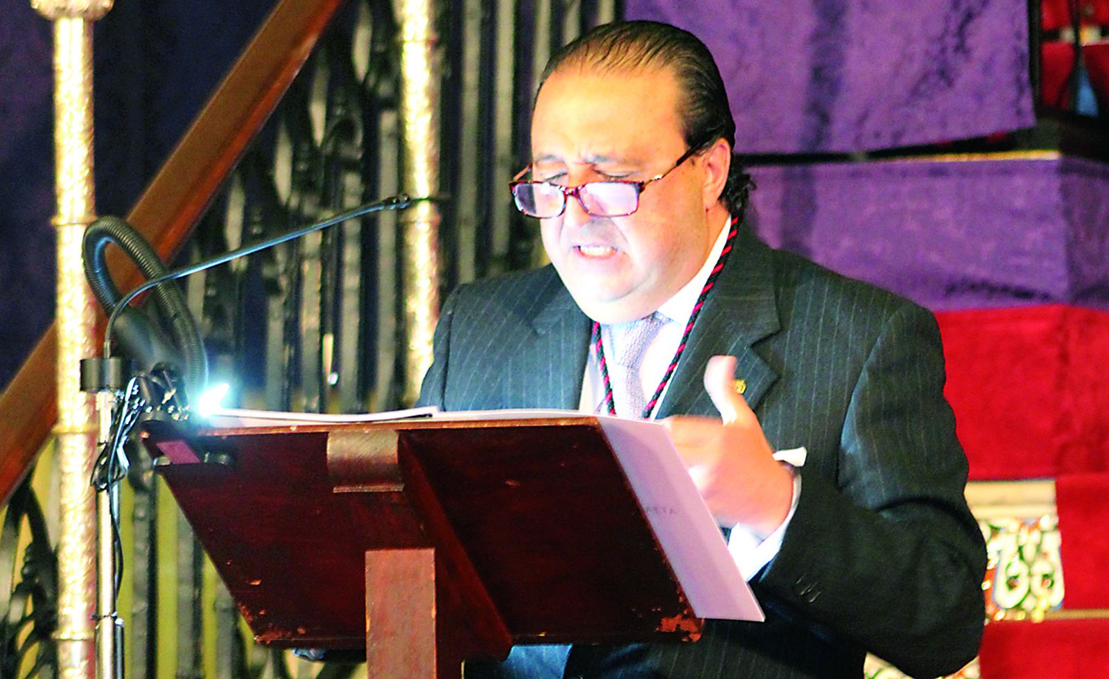 Francisco Zurita, durante un momento de la Exaltación de la Saeta de la Buena Gente enSan Mateo.