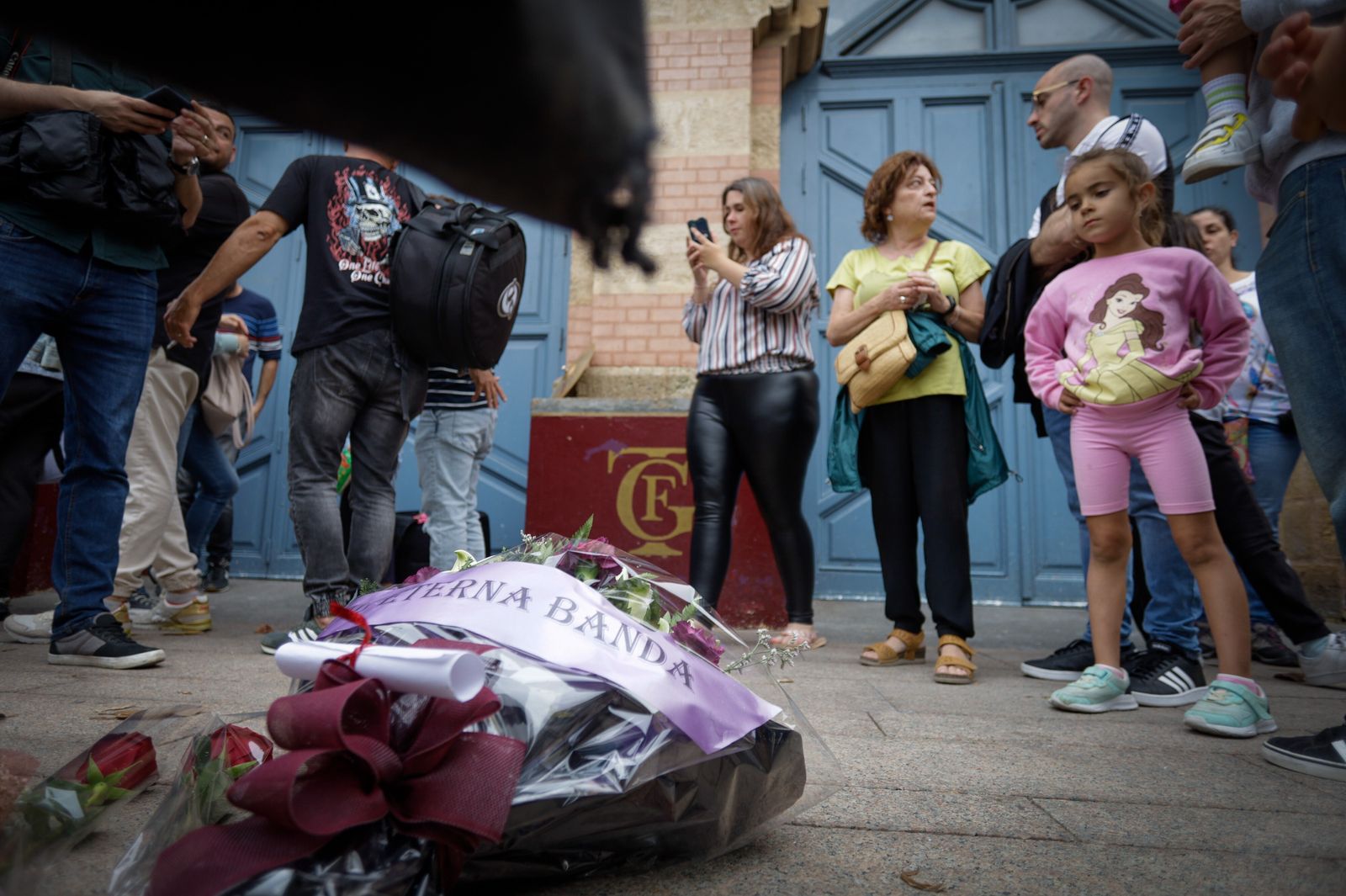 El emotivo recuerdo a Juan Carlos Aragón a las puertas del Teatro Falla en el cuarto aniversario de su muerte