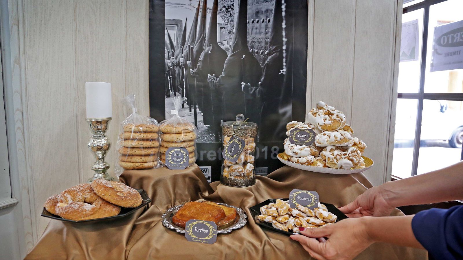 Dulces artesanos de la Pastelería Jesús para la Semana Santa, en una imagen de archivo.