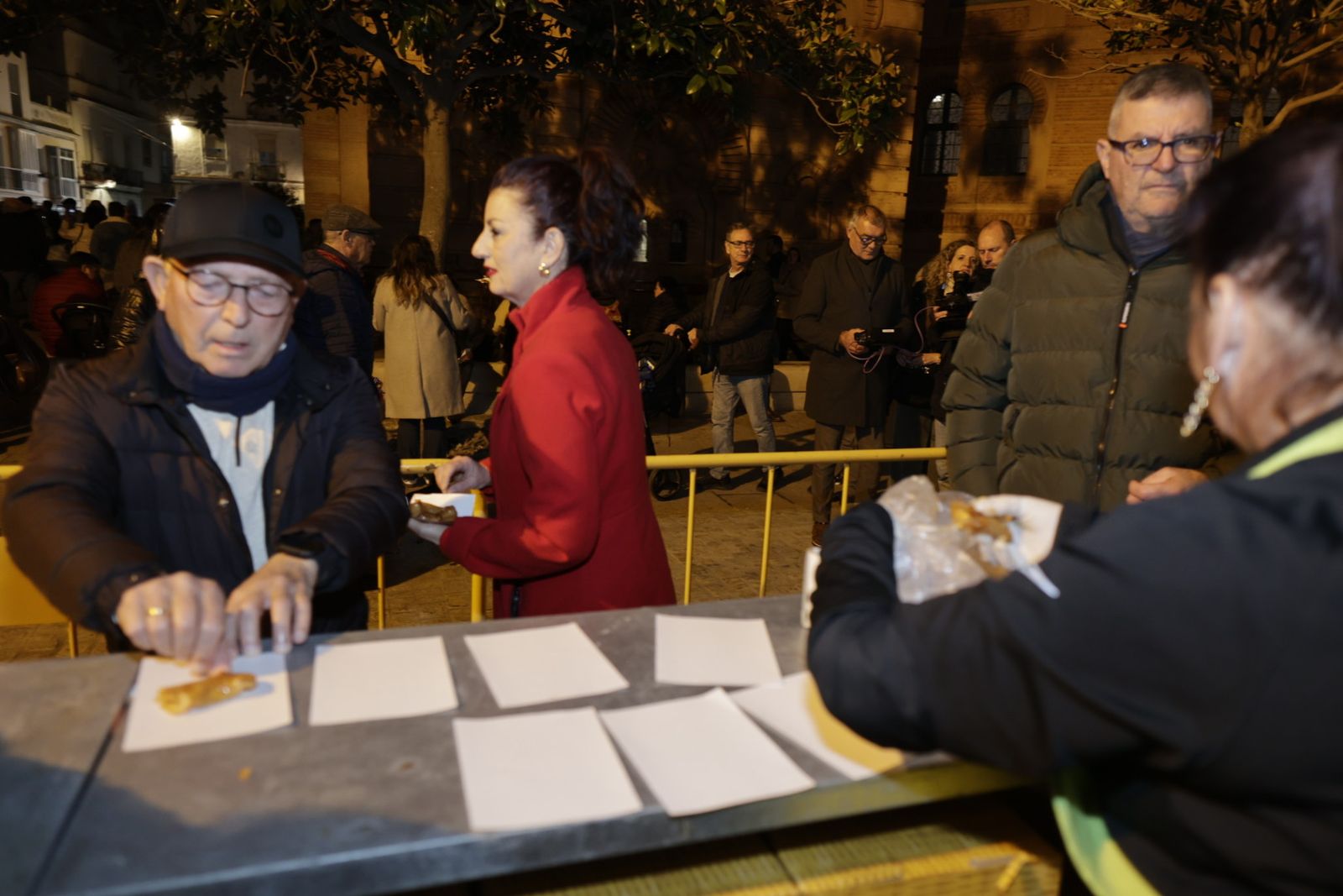 Las imágenes de la Pestiñada populatr del Carnaval de Cádiz 2026