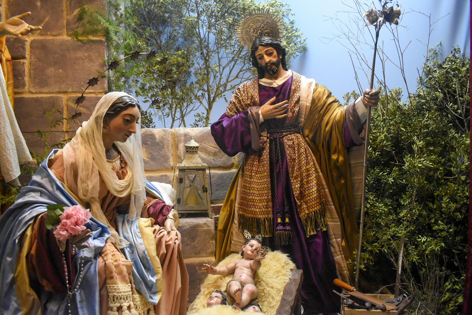 COFRADÍA DEL PERDÓN Lugar c/ Ruiz de Bustamante, 6 bajo Horario: Laborables: 19.00 h. a 21:00 h Nota – Misterio con imágenes del escultor D Francisco  Buiza Fernandez con motivo de la celebración del Centenario de su nacimiento