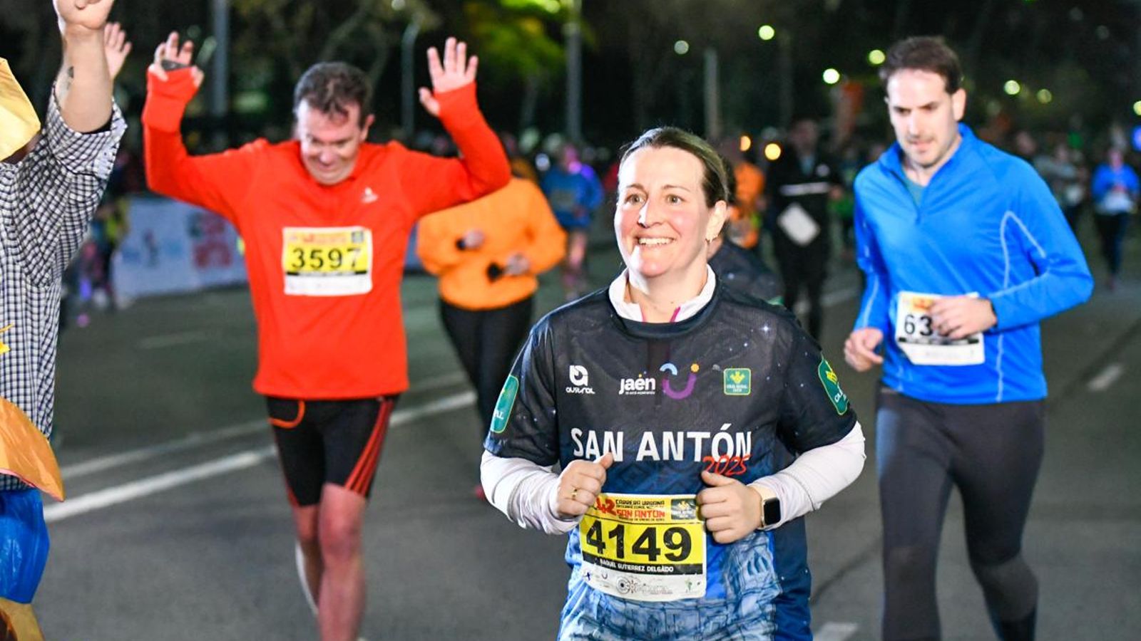 En imágenes: búscate en tu llegada a meta de la Carrera de San Antón 2025 (10)
