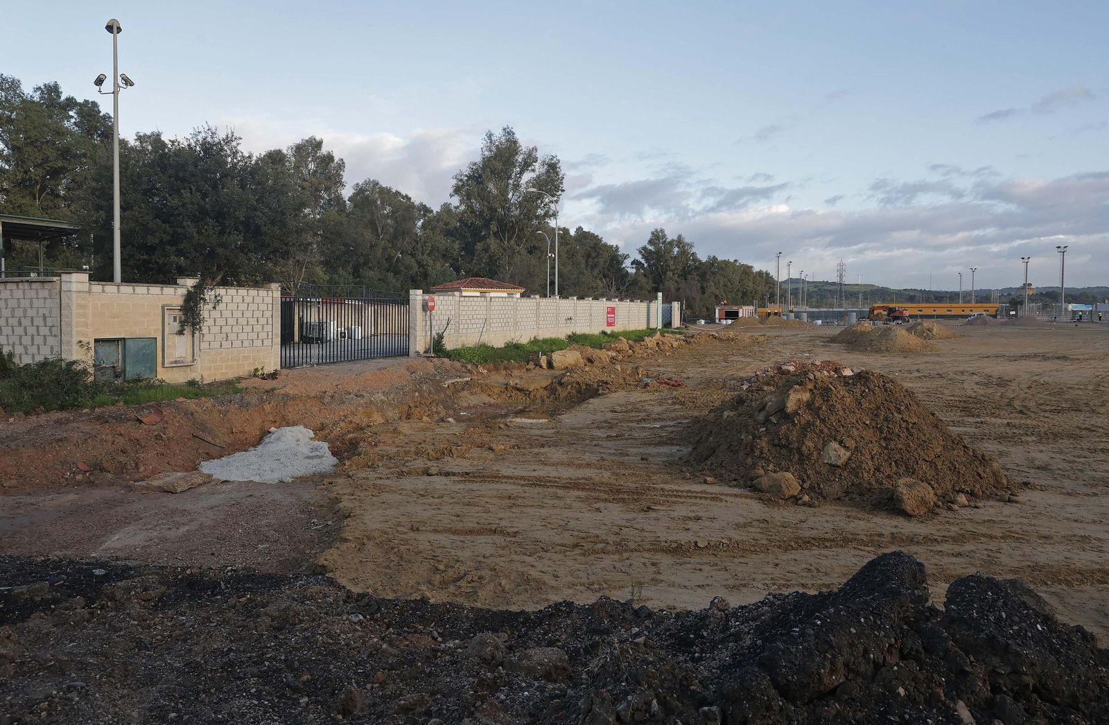 Así van las obras del aparcamiento de La Menacha junto al Nuevo Mirador