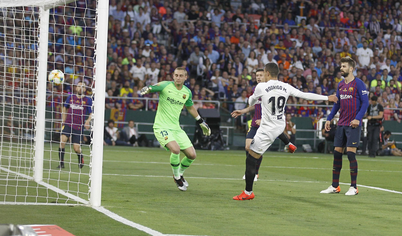 Las fotos de la final de la Copa del Rey entre el Barcelona y el Valencia en el Benito Villamarín