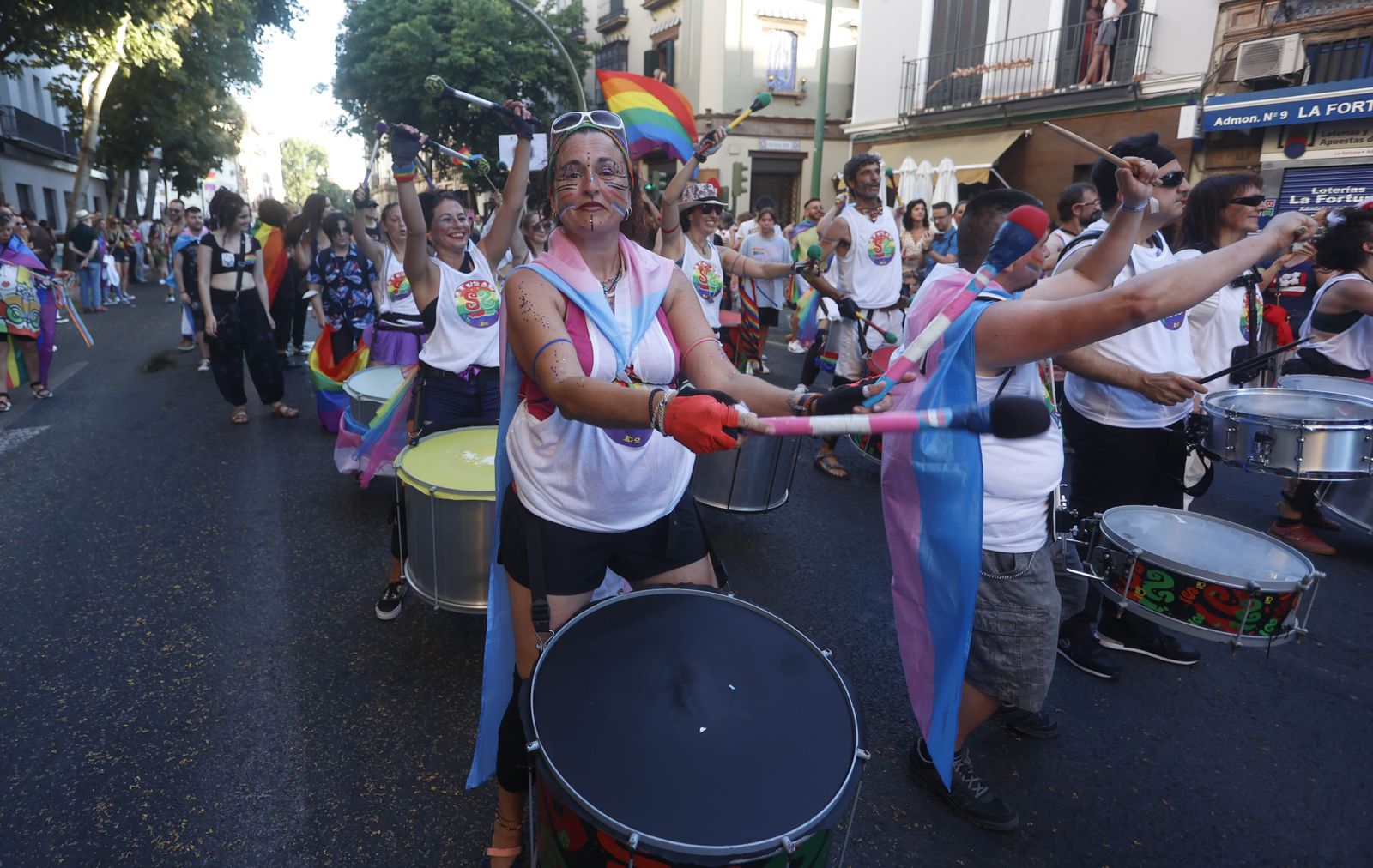 Las imágenes de la cabalgata del orgullo en Sevilla  2022