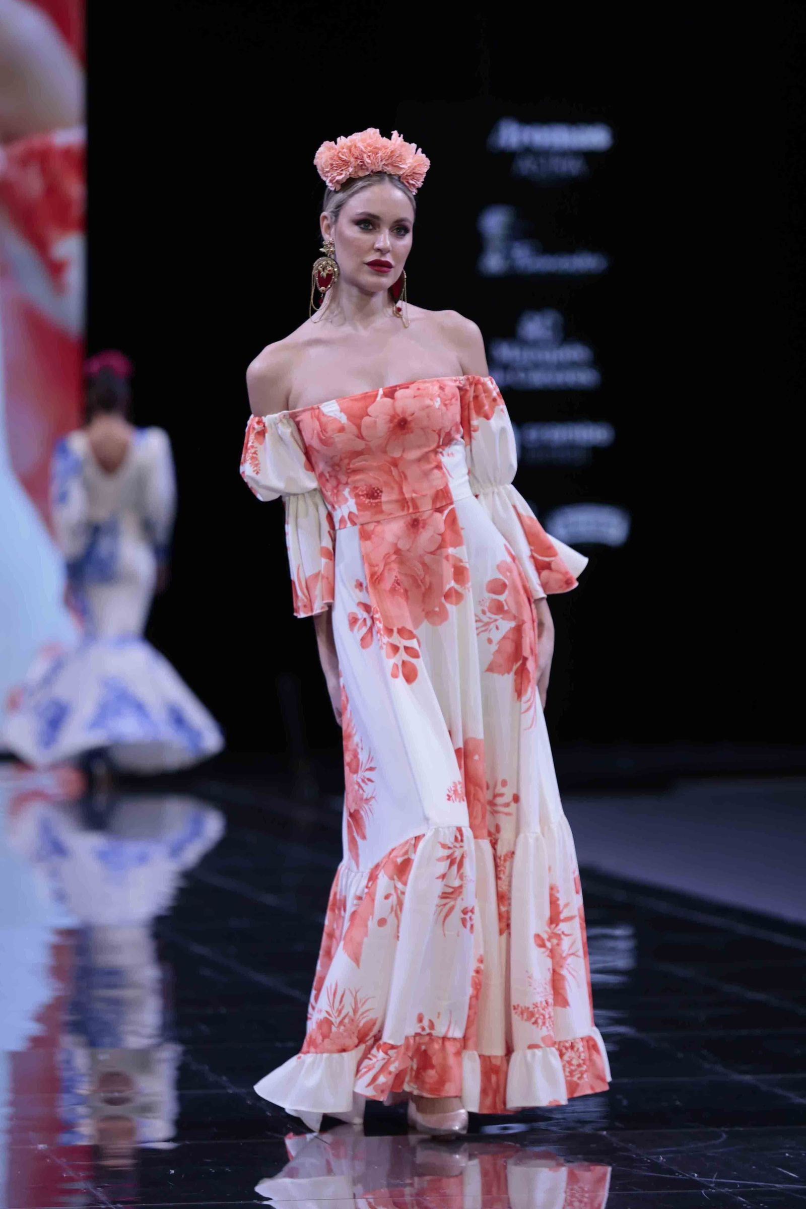 Desfile de Pilar Rubio en SIMOF de 2024, todas las fotos