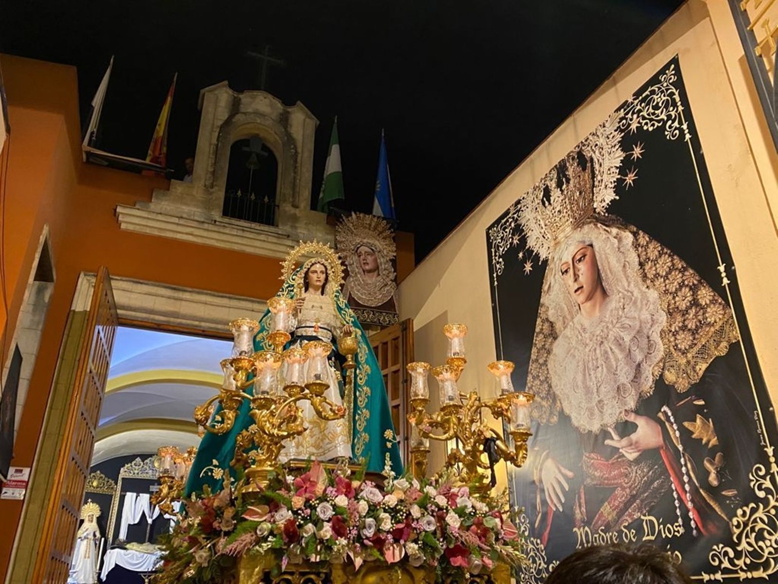 Momento de la recogida de Santa Marta en su capilla.