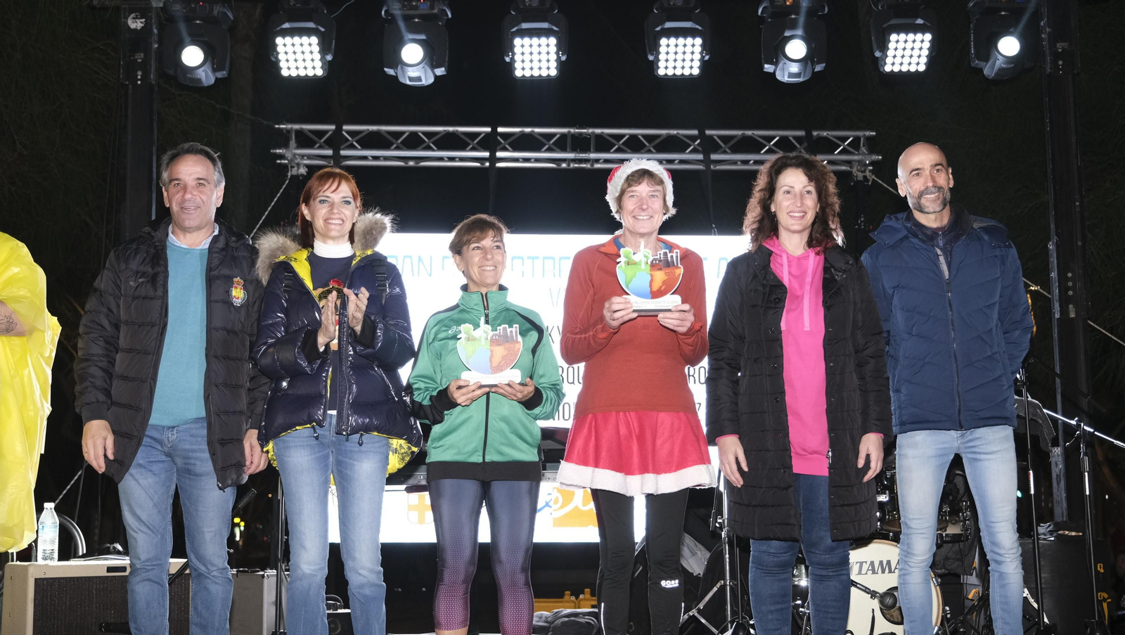 Imágenes de la XIV edición de la San Silvestre de Almería