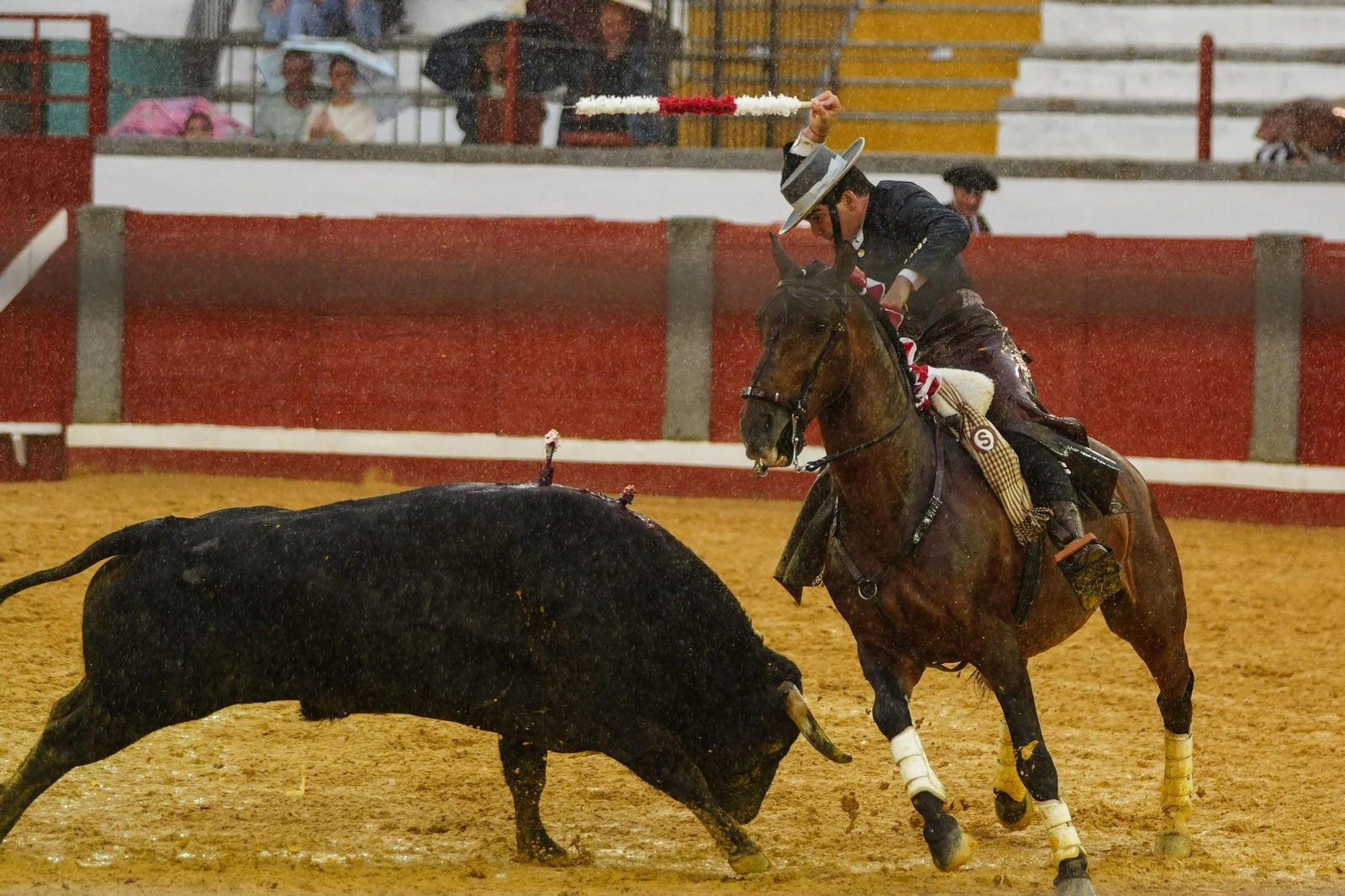 La corrida de rejones de la Feria de Pozoblanco, suspendida por la lluvia