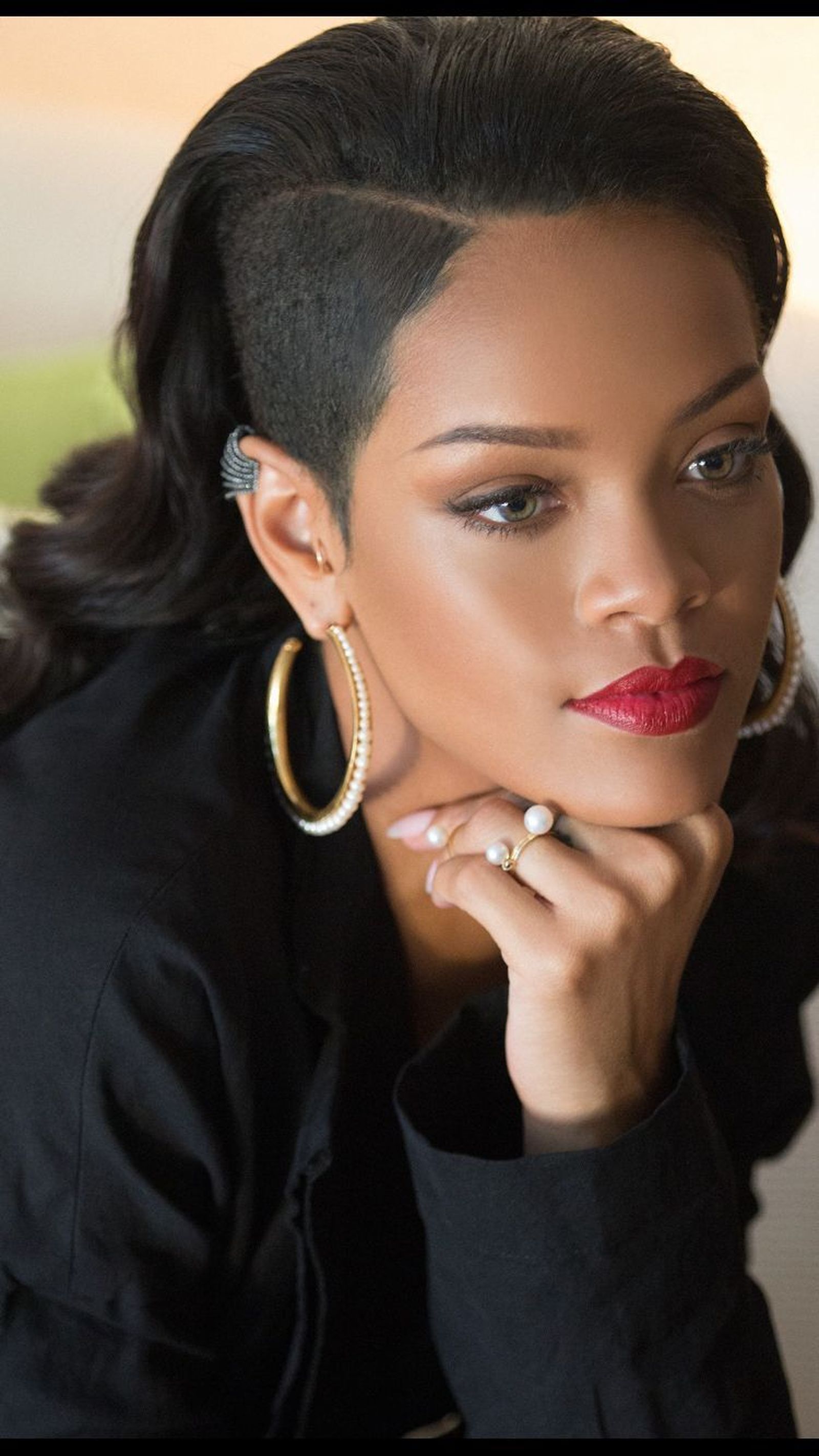 Rihanna, cuando llevaba este corte de 'sidecut'.