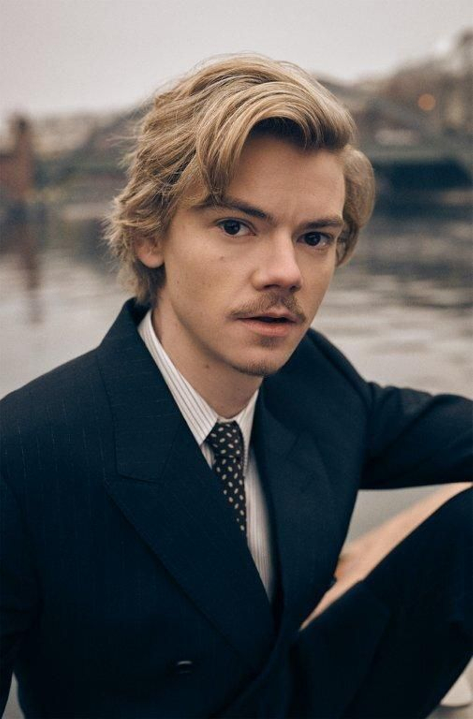 Thomas Brodie-Sangster en 'Gambito de dama'