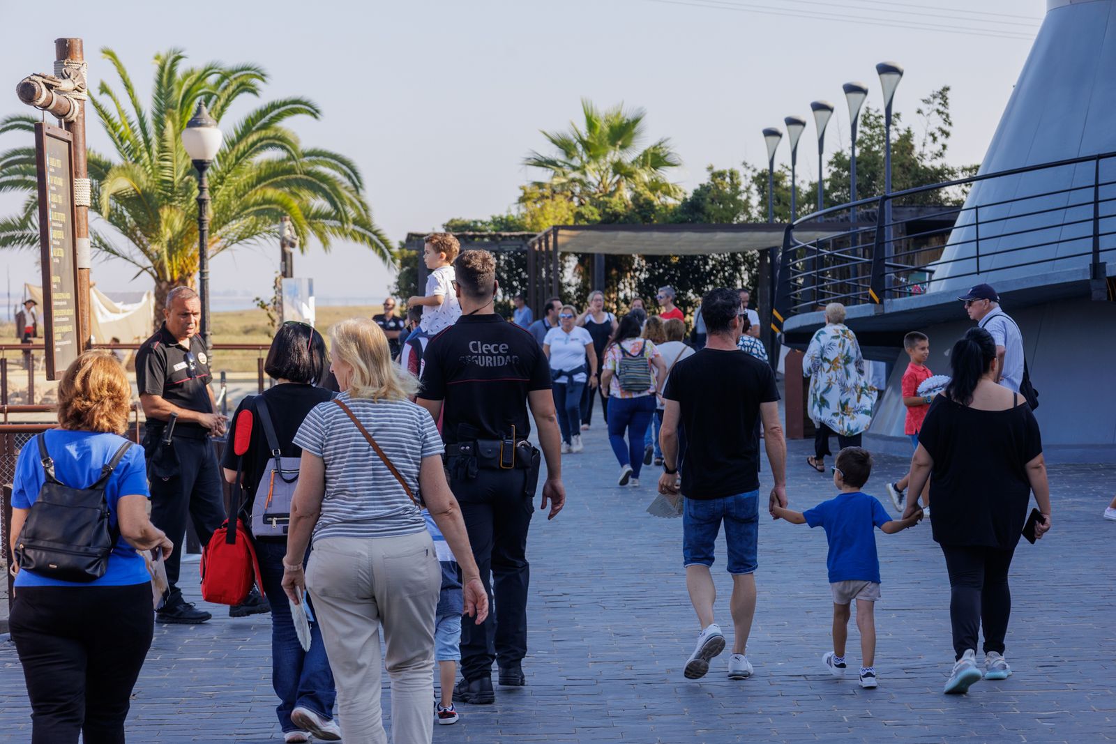 Las imágenes del Muelle de las Carabelas este 12 de octubre