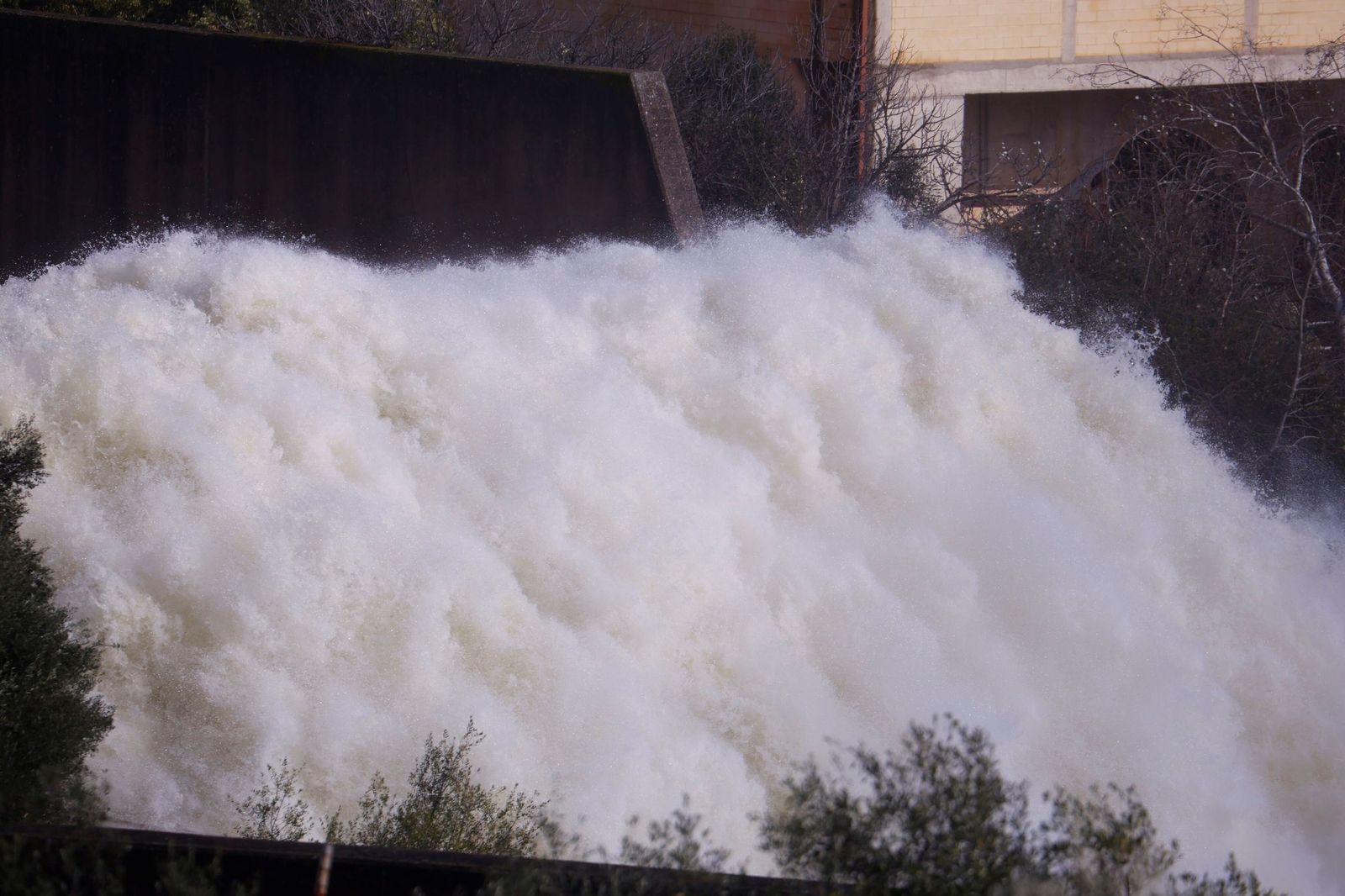Las espectaculares imágenes del desembalse de San Rafael de Navallana en Córdoba