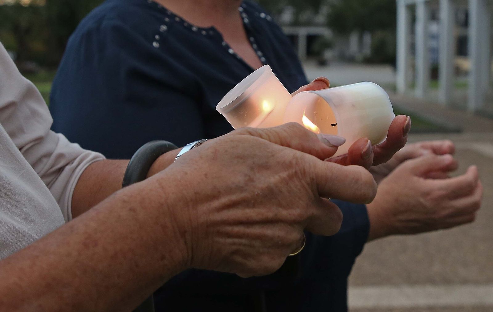 Fotos de la manifestación contra los cortes de luz en Castellar