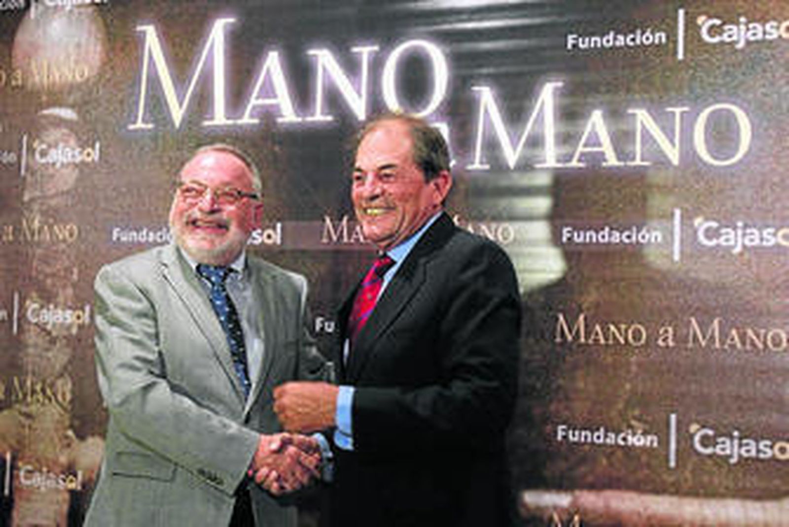 Fernando Savater y Antonio Miura en su particular 'mano a mano'.