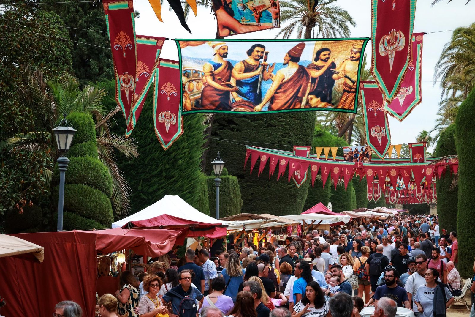 Imágenes del Mercado Fenicio del Parque Genovés de Cádiz