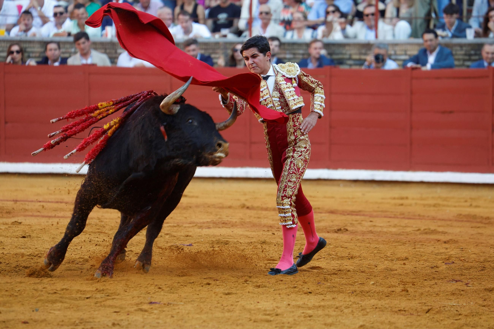 Manuel Román, Juan Ortega y Roca Rey, en la plaza de toros de Córdoba