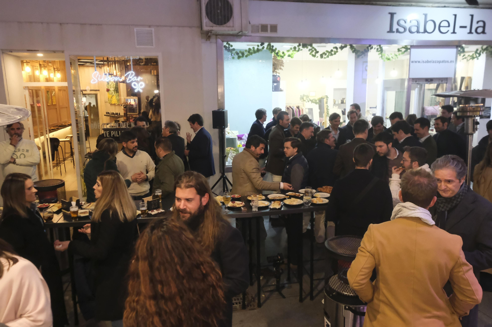 En imágenes, Silbón Bar celebra su inauguración con una fiesta llena de estilo