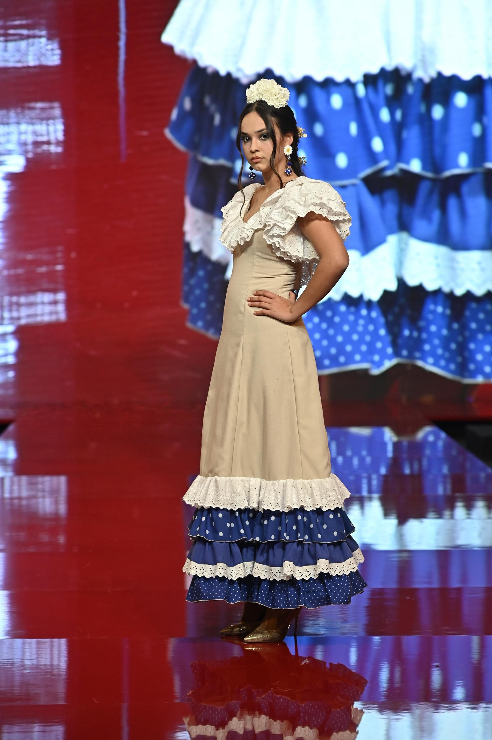 Huelva Flamenca 2025: Desfile de Ángeles Isa