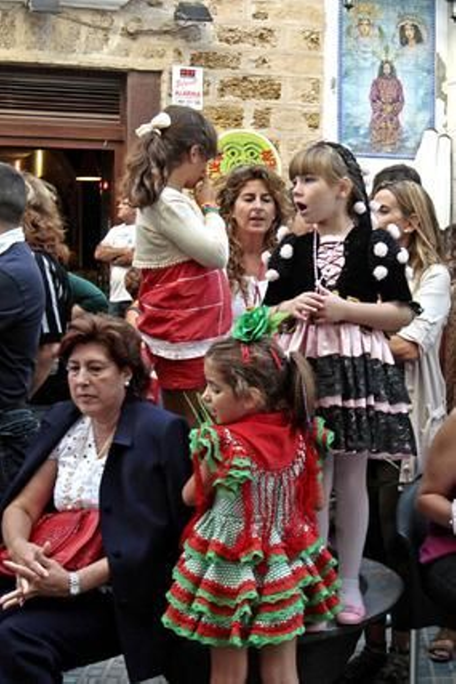 La Virgen del Rosario recorre las calles de Cádiz. 

Foto: Lourdes de Vicente