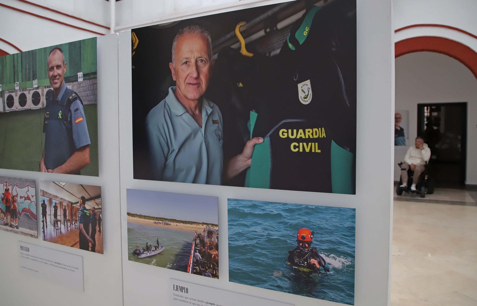 Fotos de la exposición fotográfica de la Guardia Civil en el Museo Municipal de Algeciras