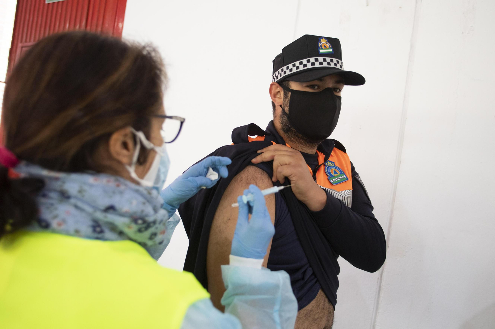 Fotos: así se está vacunando en Granada a los mayores de 60 años
