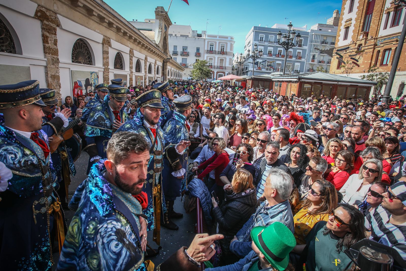 Batalla de coplas en el centro histórico