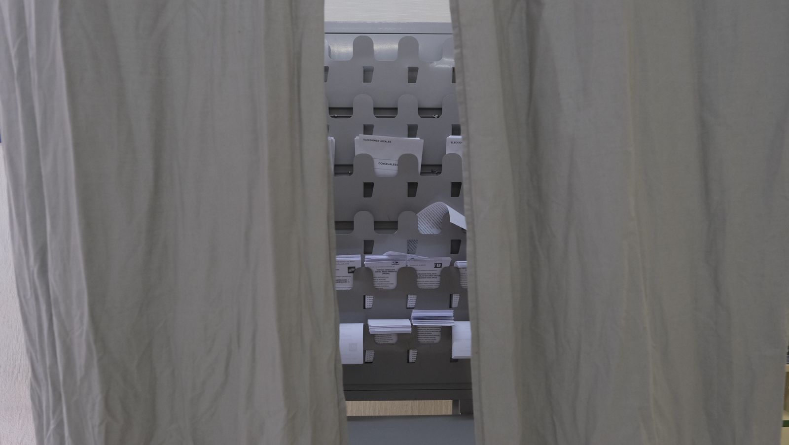 Imágenes de las votaciones en las Elecciones Municipales 2023, en Almería capital