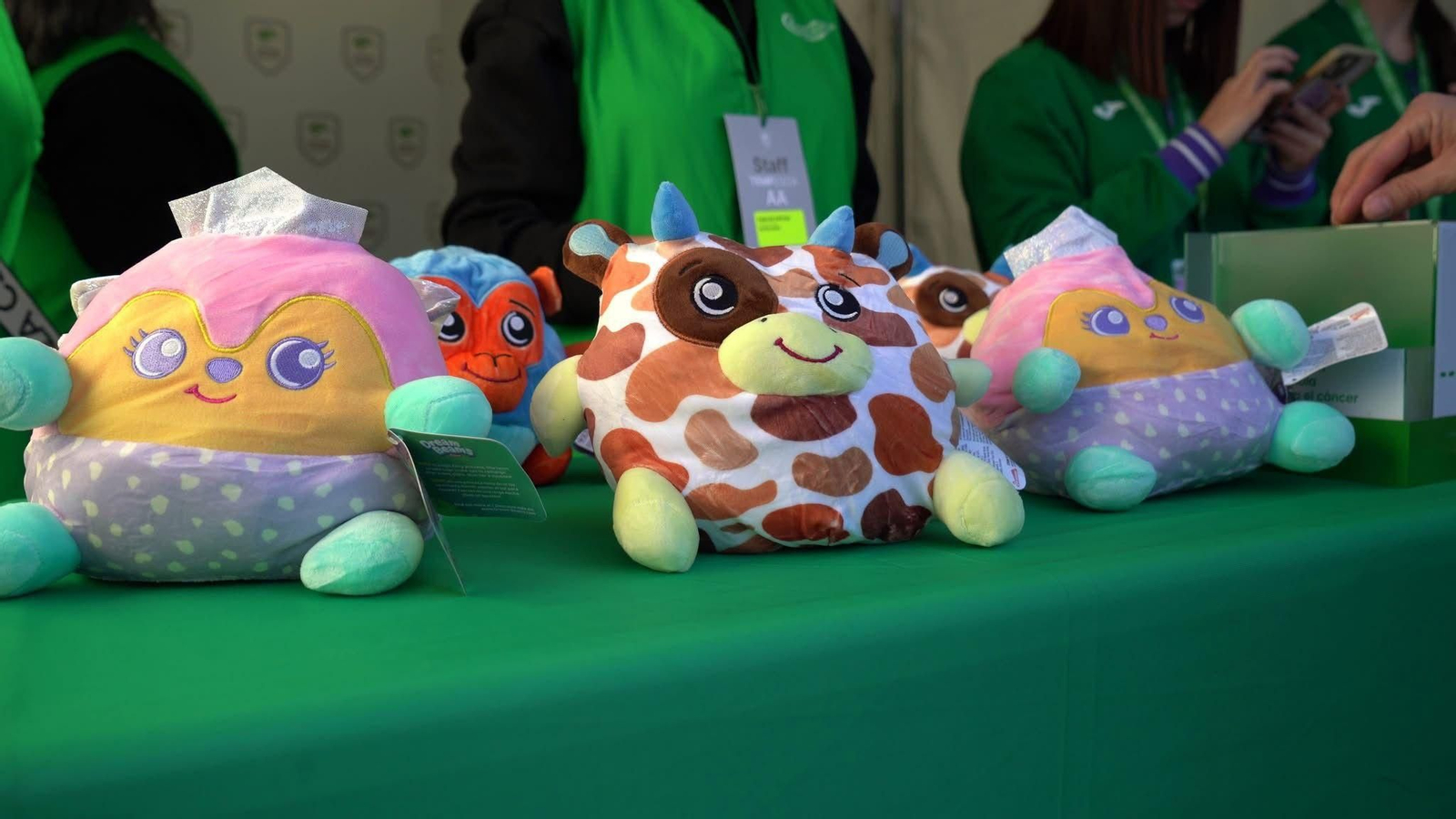 Recogida de juguetes en el Unicaja-Breogán.