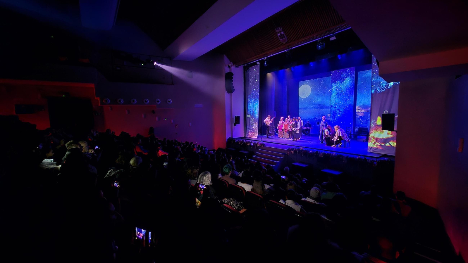 Fotos de la Navidad flamenca en San Roque con el espectáculo "Farrucos y Fernández"