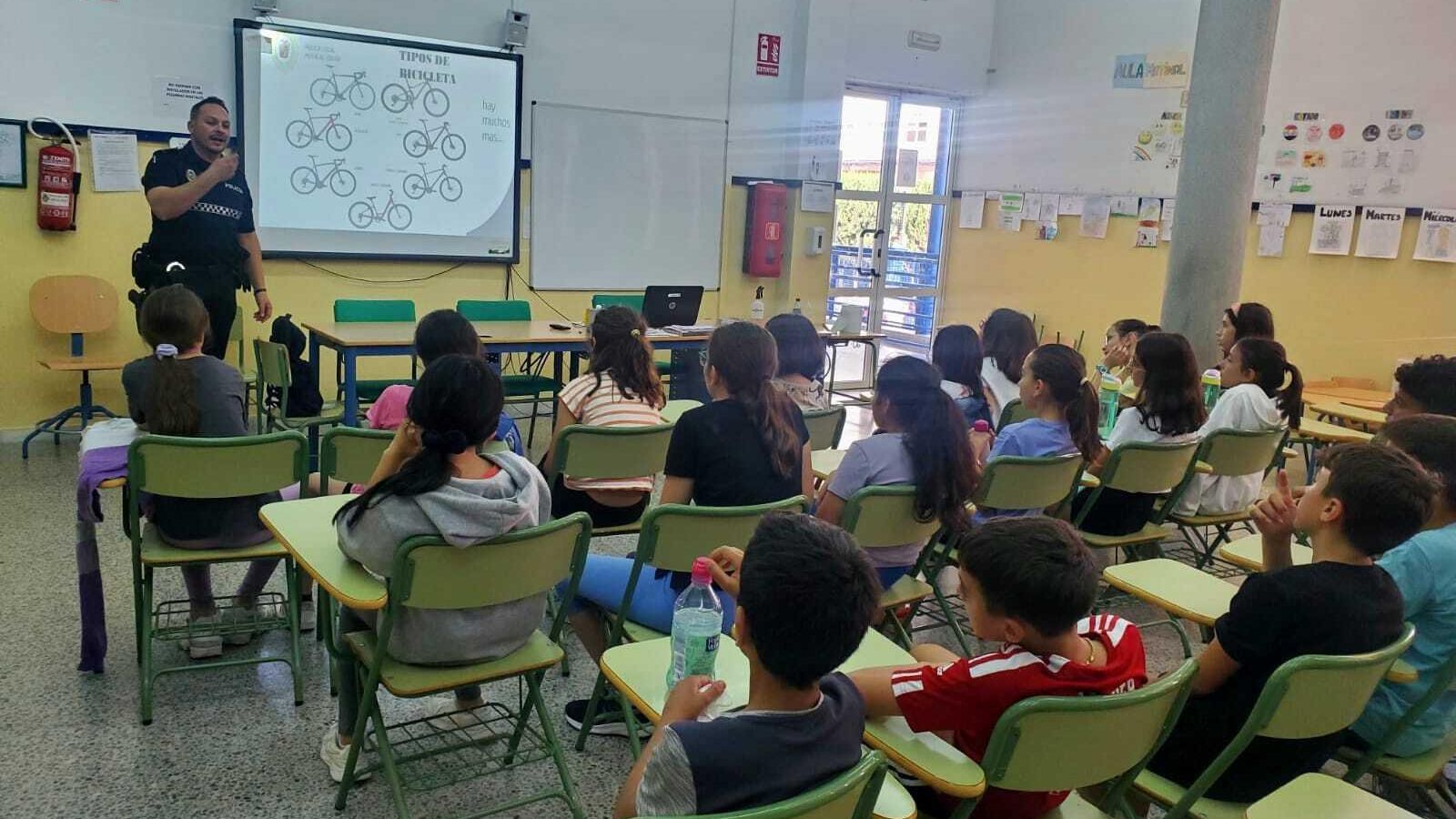 Alumnos durante una se las sesiones semanales.