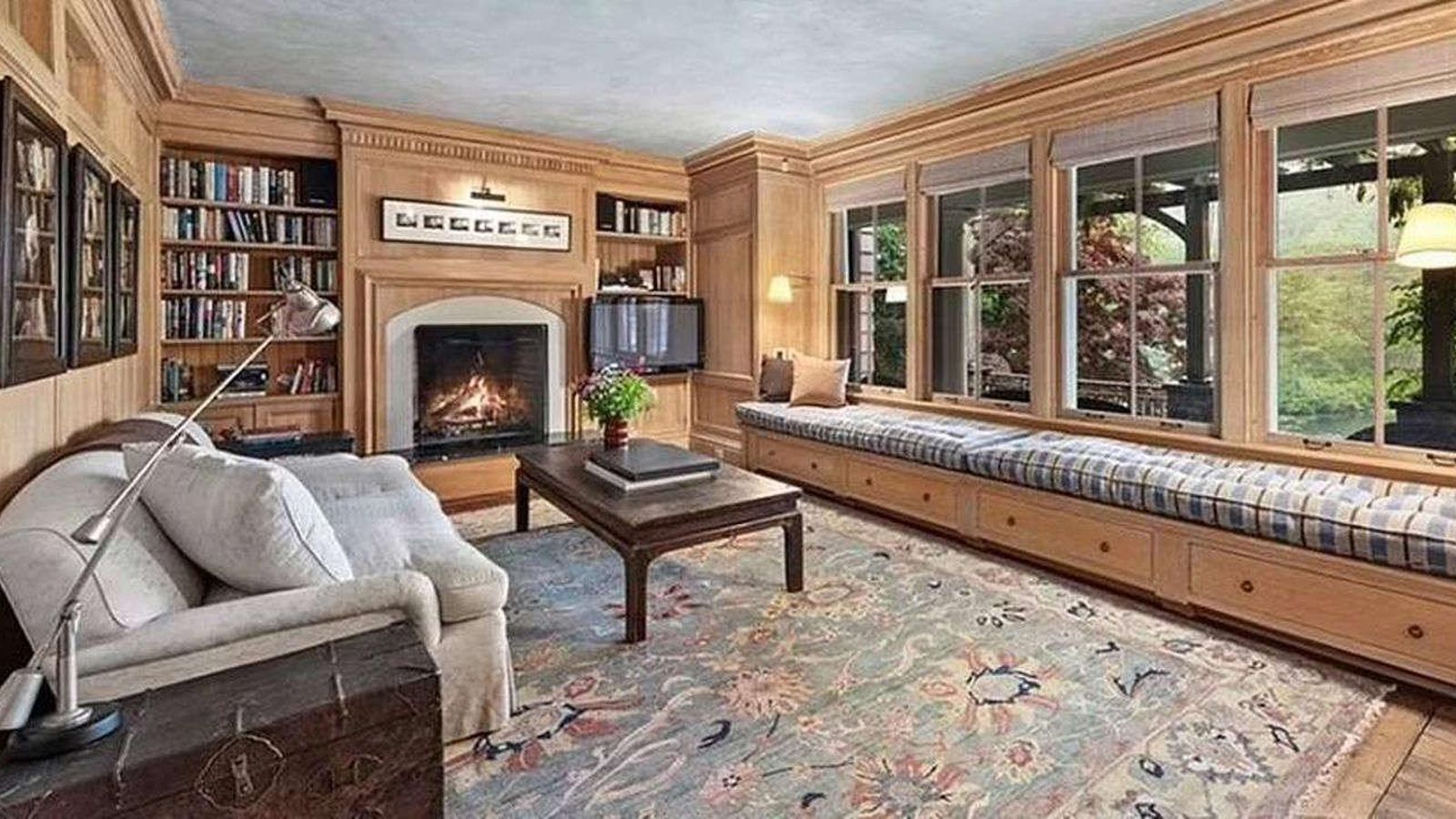 Uno de los salones de la propiedad.