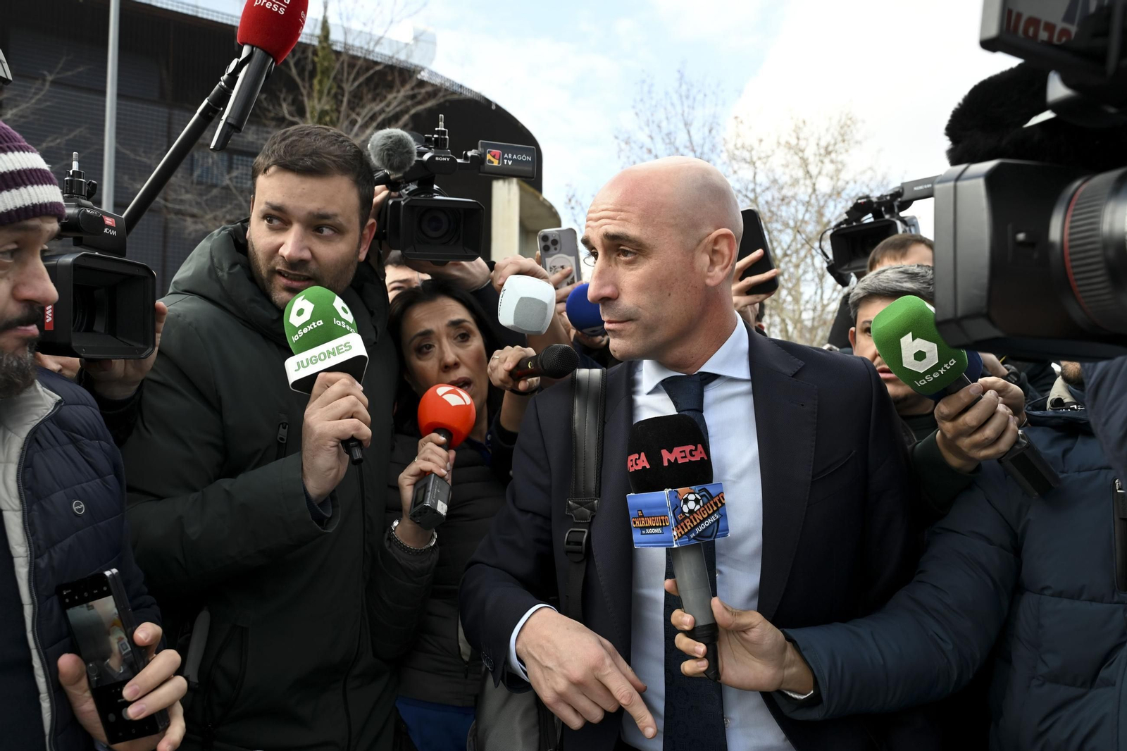 Las fotos del día de la declaración de Rubiales en el juicio