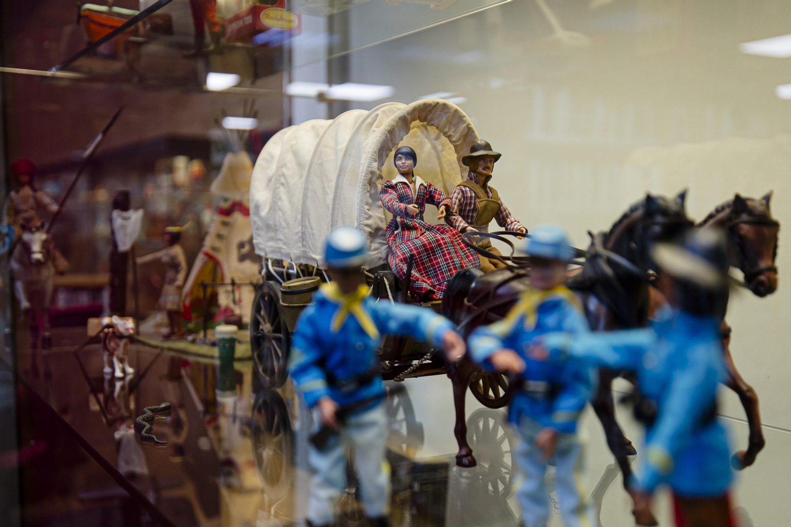 Imágenes de la exposición ‘Cuéntame cómo jugábamos’