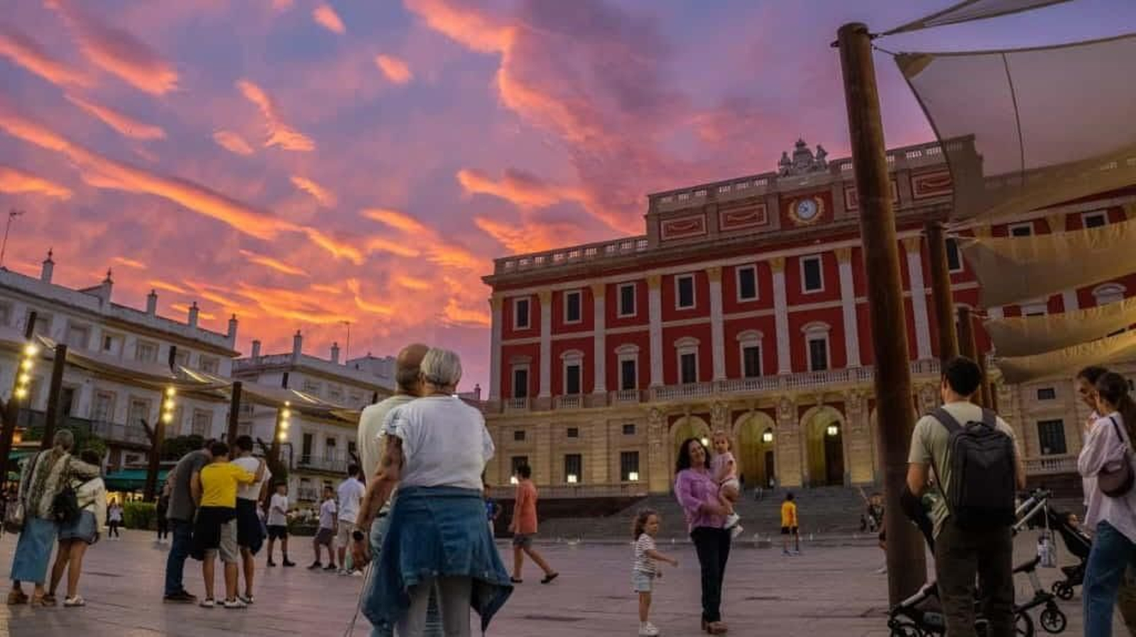 Atardecer en la plaza del Rey