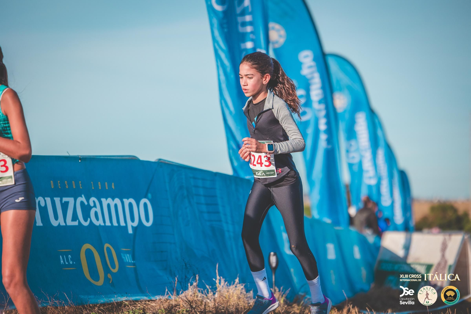Búscate en las fotos del Cross de Itálica 2025 | 7