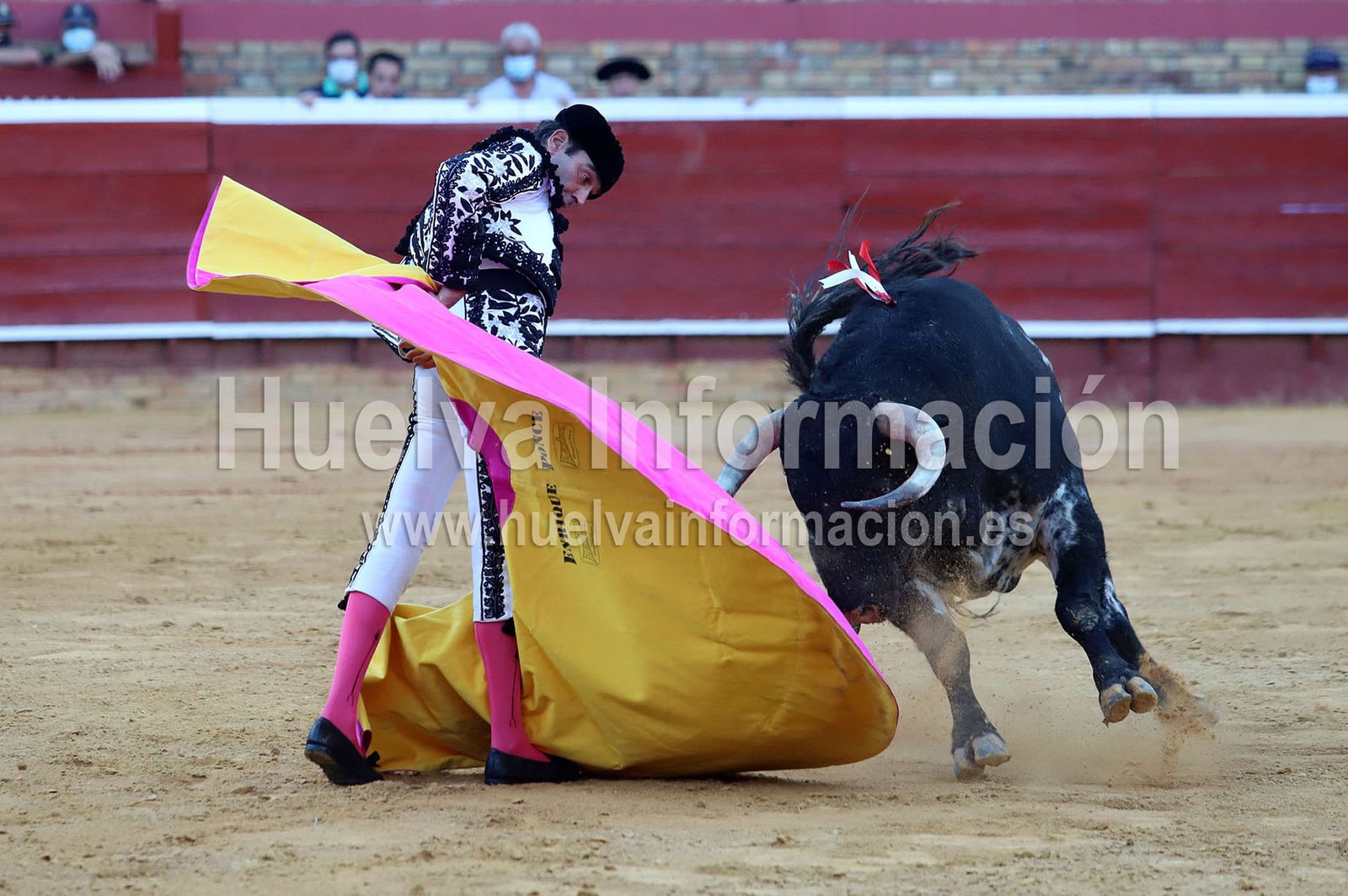 Las imágenes más destacadas de la corrida de toros del 3 de agosto en la plaza de toros de Huelva "La Merced"