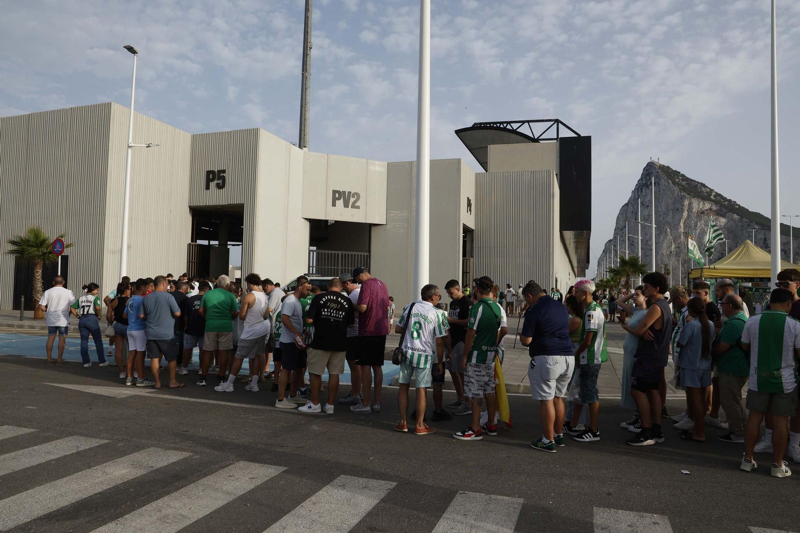 Las fotos del Betis-Como disputado en el Ciudad de La Línea (2-3)
