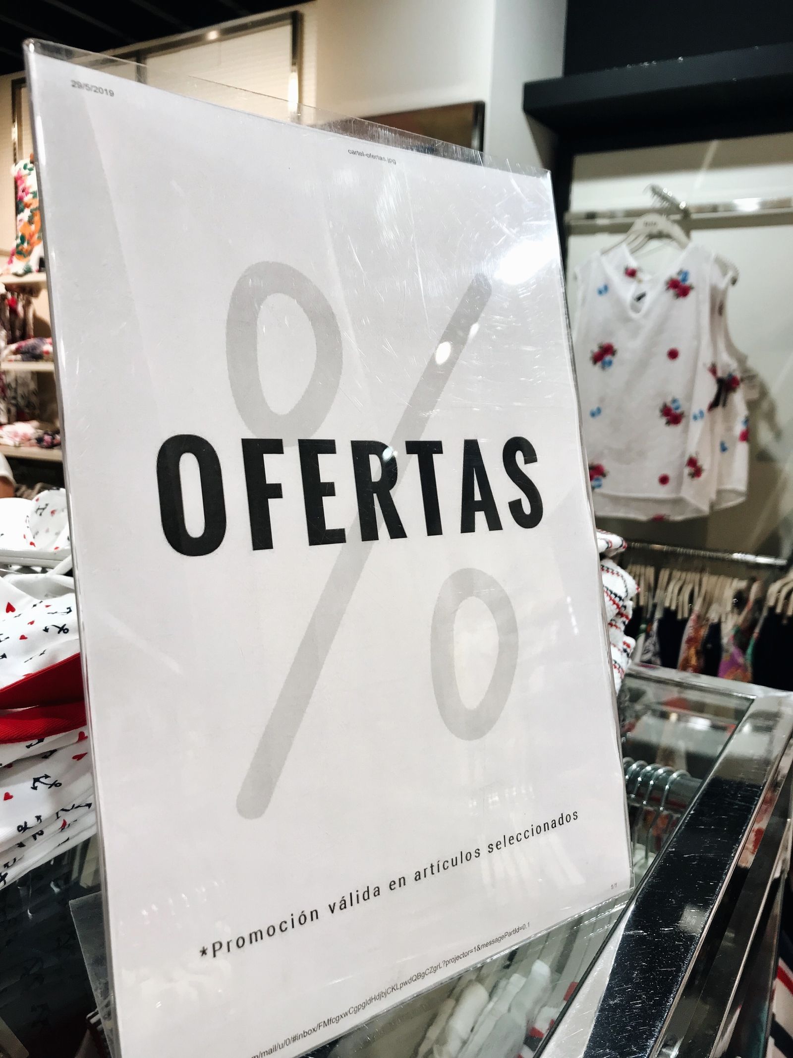 Los comercios de Sevilla adelantan las rebajas de verano con descuentos de hasta el 30%