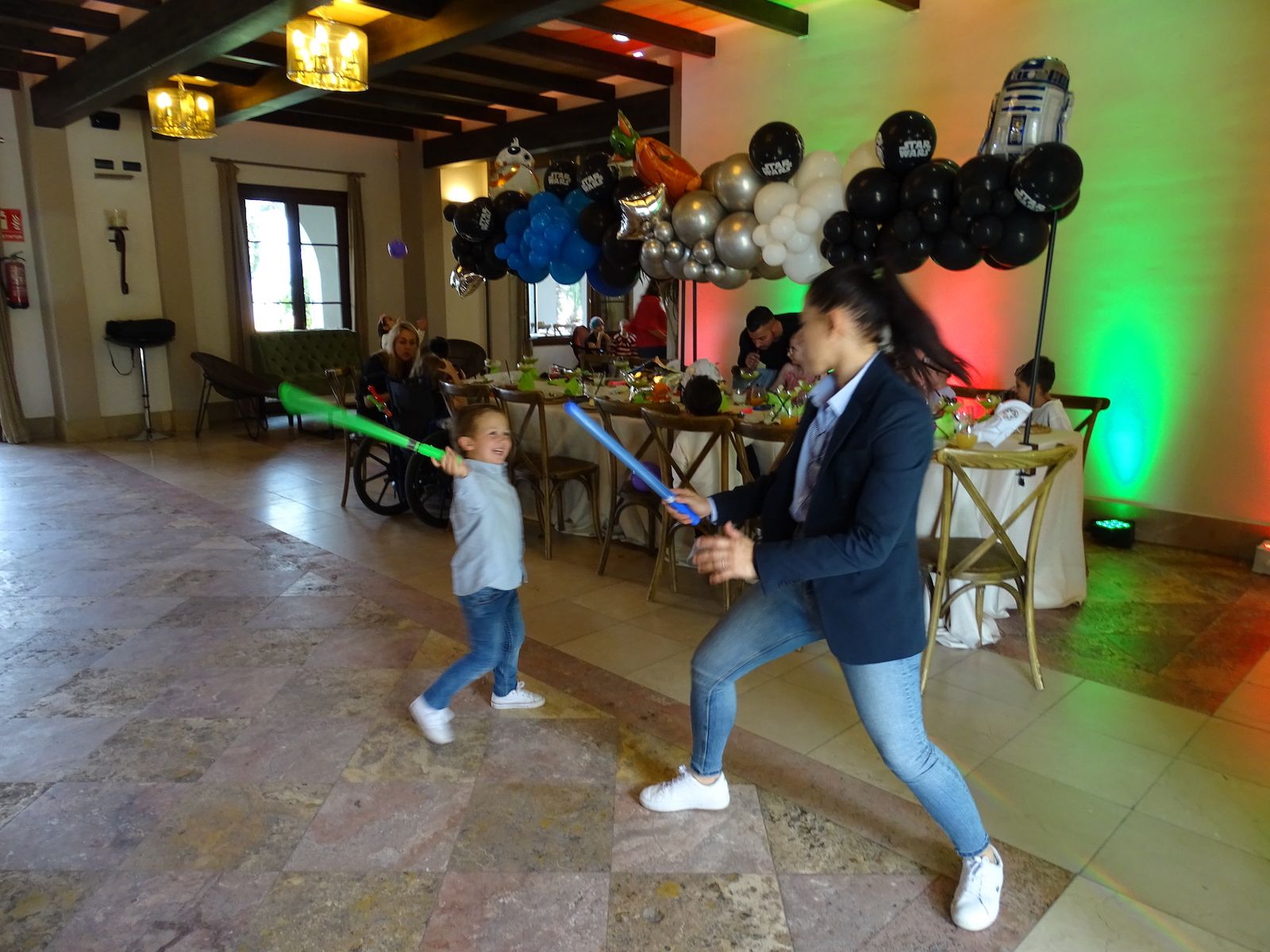 Merienda 'galáctica' para los más pequeños de la Fundación Olivares