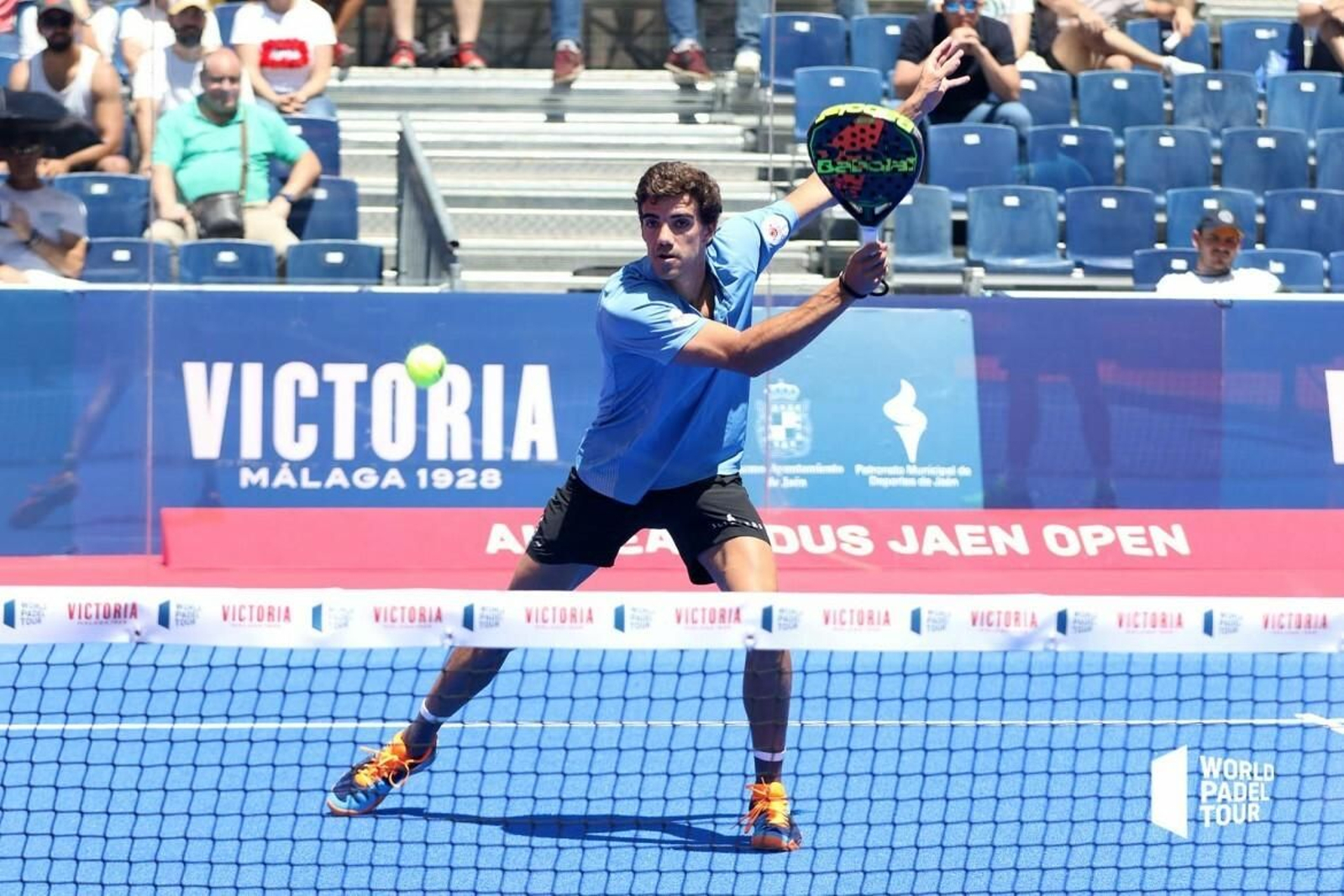 Golpe de Lebrón durante su debut en el torneo jienense del World Tour.