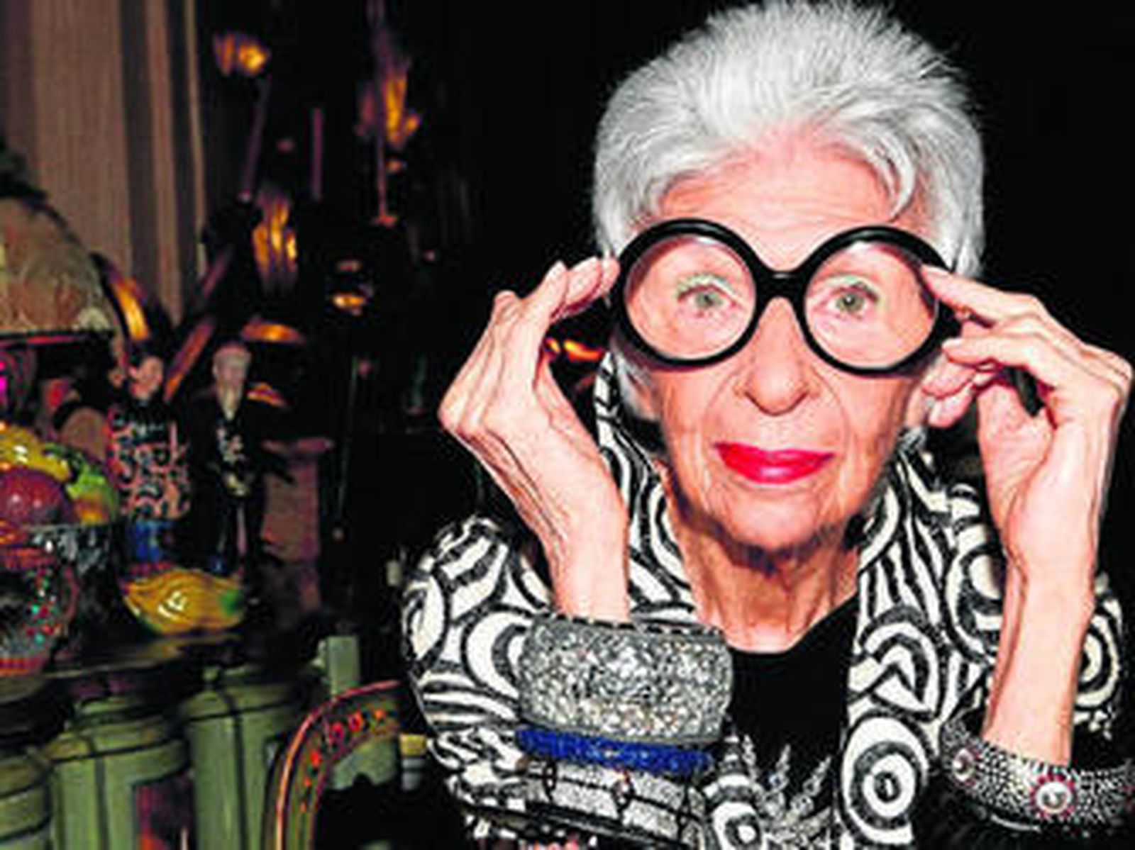 Le encanta coleccionar joyas y ropa de firma.