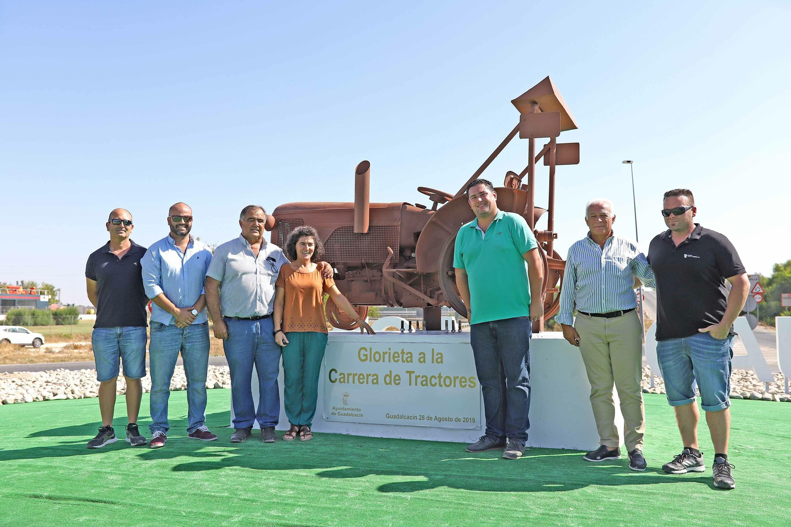 Un momento de la inauguración este jueves de la rotonda.